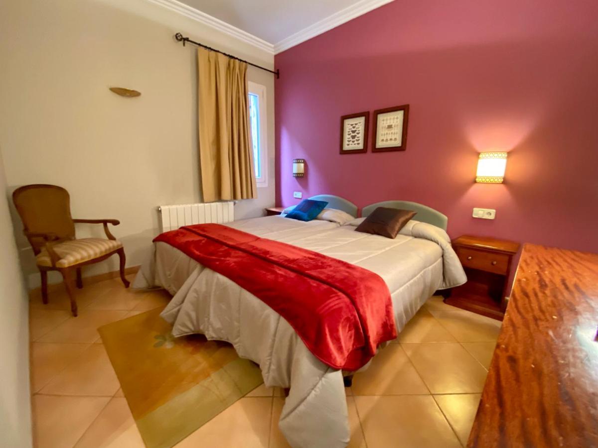 Hostal Bonavista Cervera  Luaran gambar