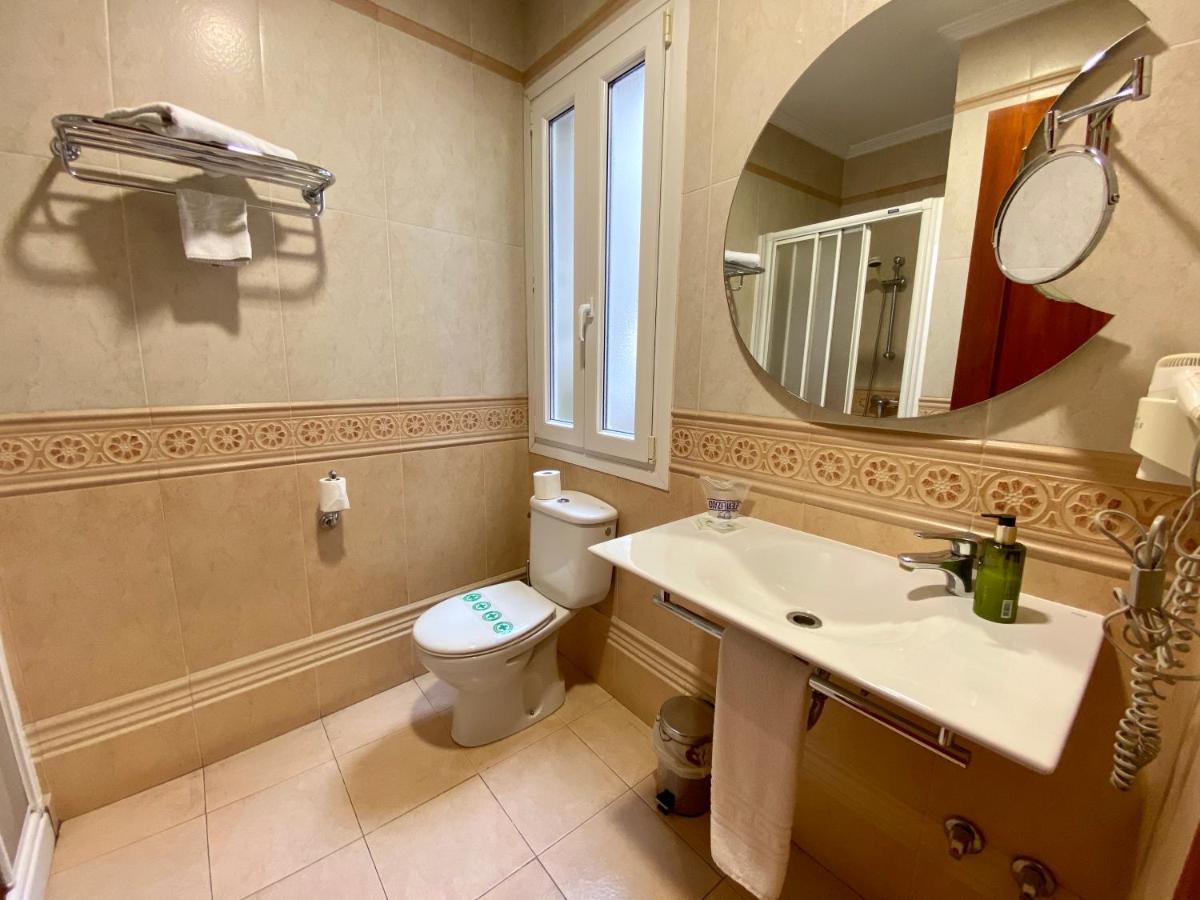Hostal Bonavista Cervera  Luaran gambar
