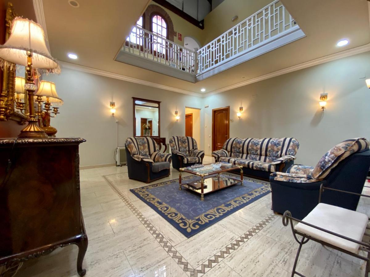 Hostal Bonavista Cervera  Luaran gambar