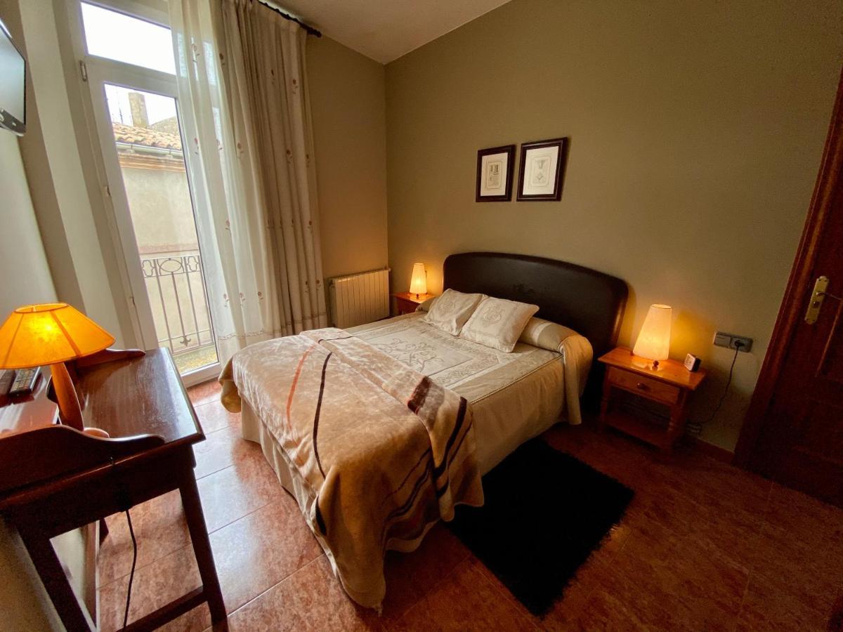 Hostal Bonavista Cervera  Luaran gambar
