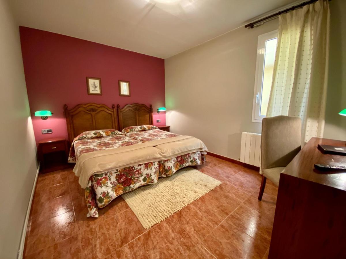 Hostal Bonavista Cervera  Luaran gambar