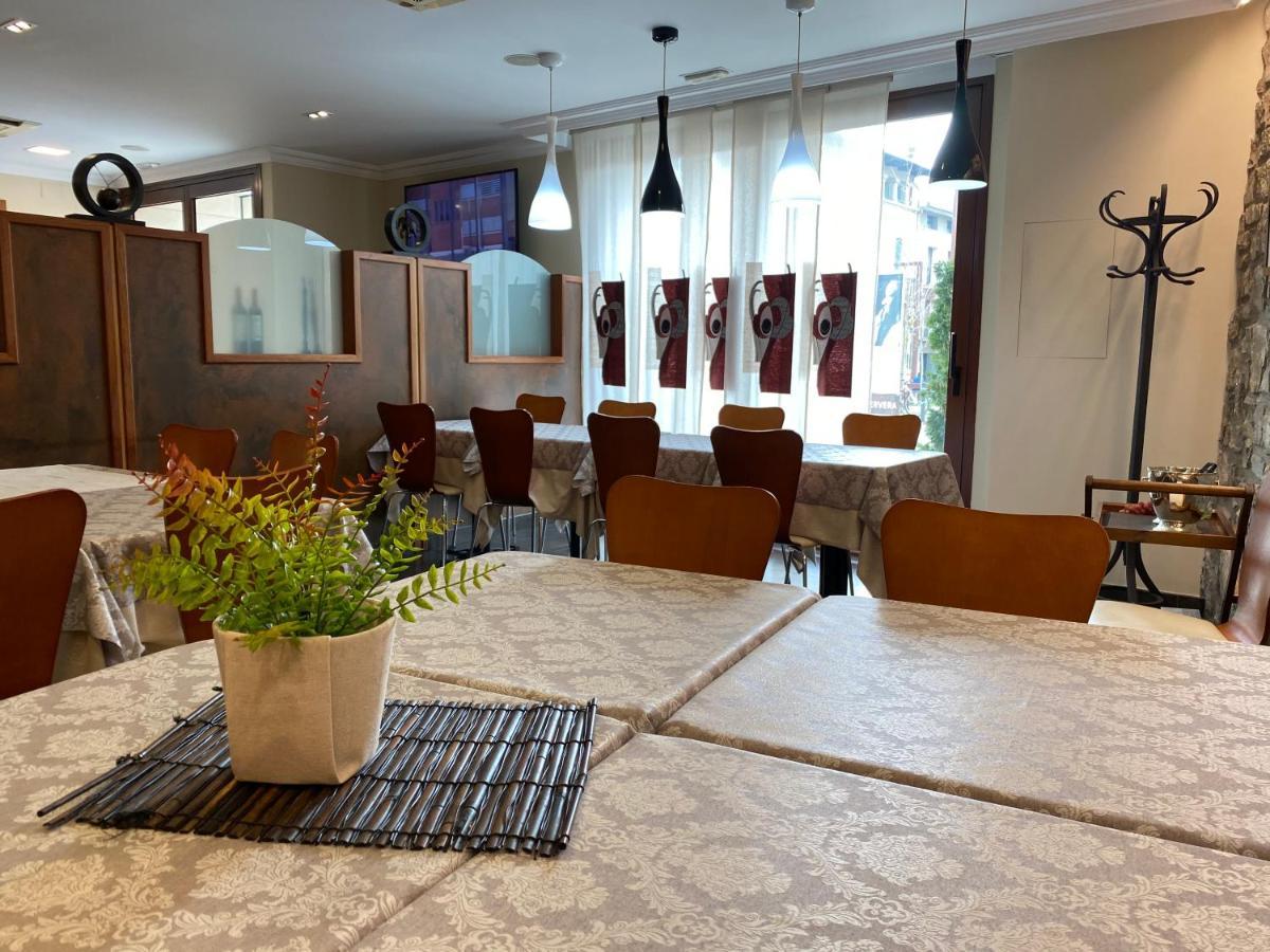 Hostal Bonavista Cervera  Luaran gambar
