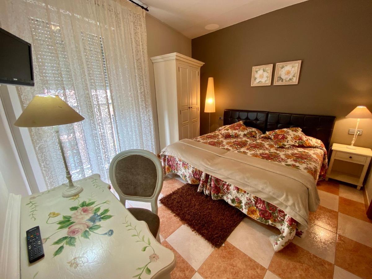 Hostal Bonavista Cervera  Luaran gambar